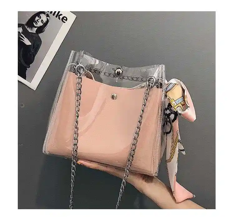 🛍️ Waterproof Chained Crossbody Bag – Stylish & Durable!