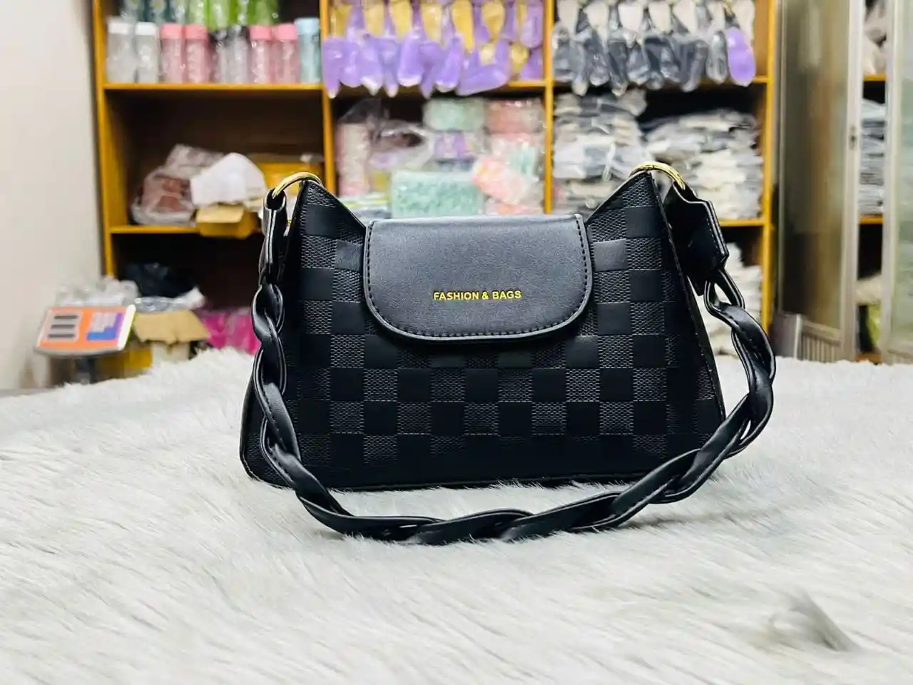 এই ব্যাগটি যেকোনো Female Style কে আরো আকর্ষণীয় করবে