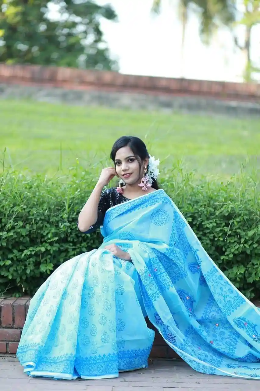 হাফ সিল্ক শাড়ি