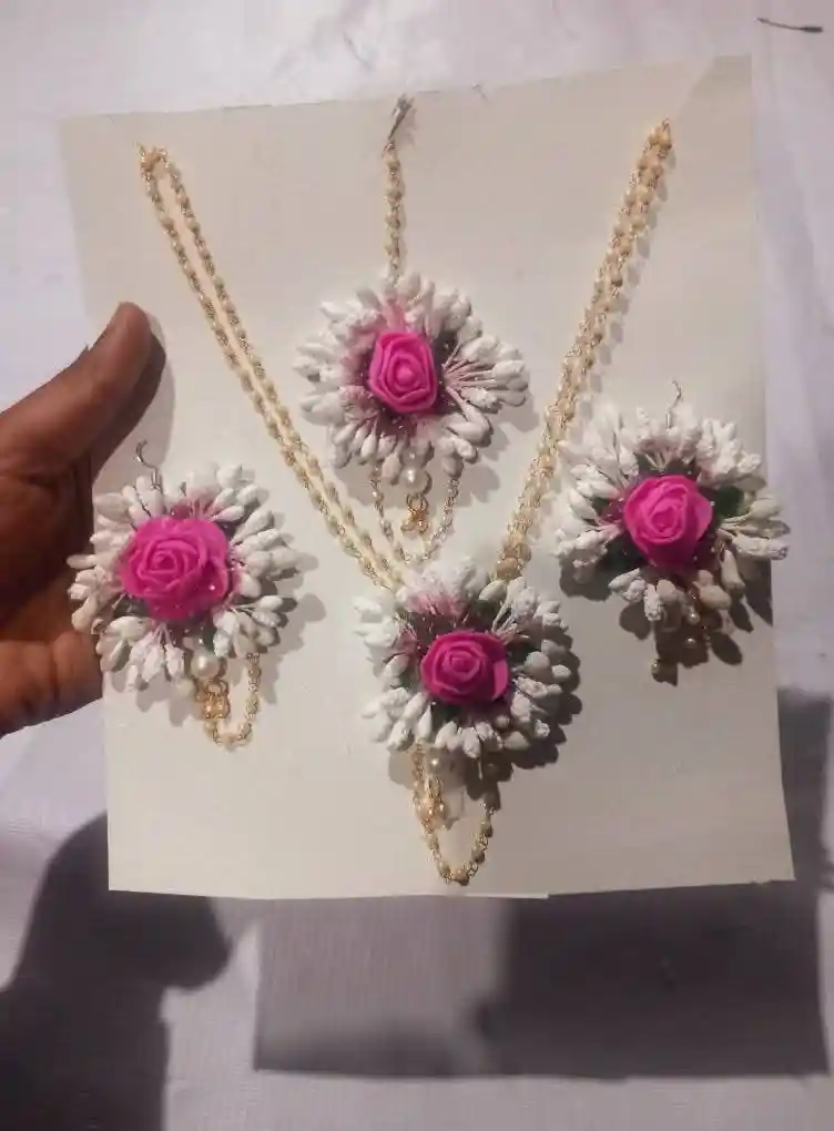 অর্ডার করুন ঘরে বসে আপনার পছন্দ 💥