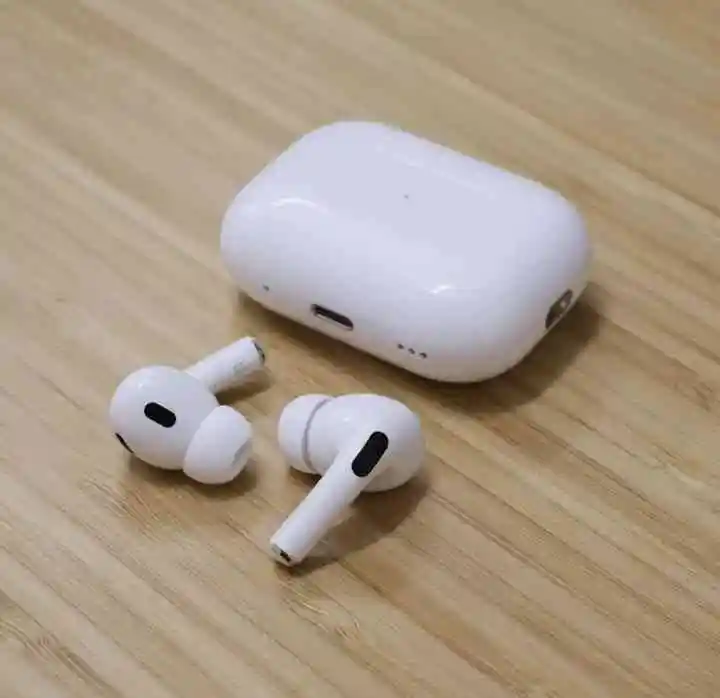 Apple AirPods Pro (2nd Gen) সাদা